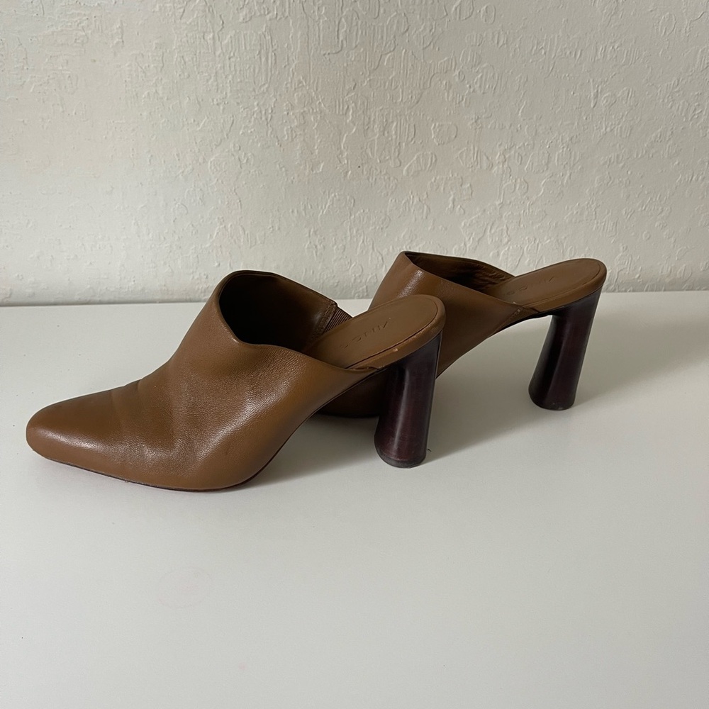 Vince Hera mules 7